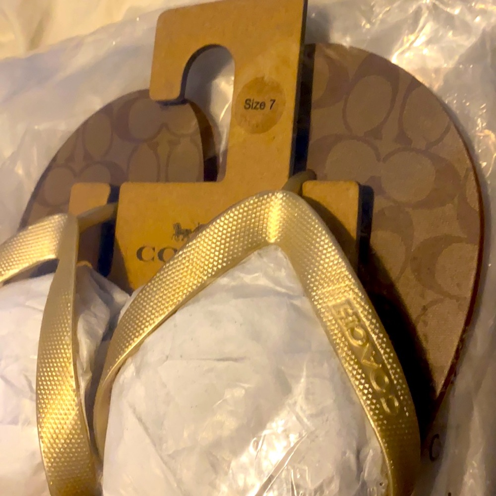 Flipflops from Coach . Khaki Gold color , perfect this summer season - Picture 2 of 5